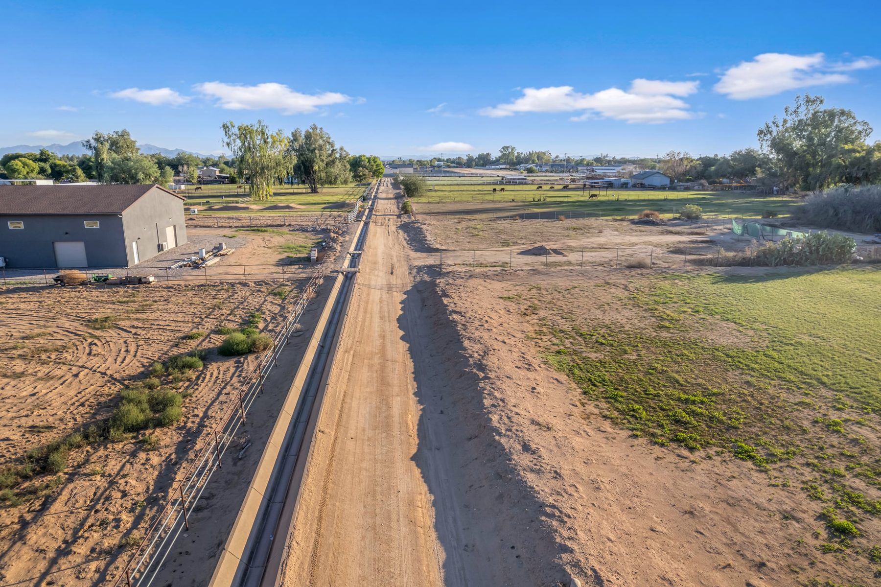 Neighborhood horse properties and pasture